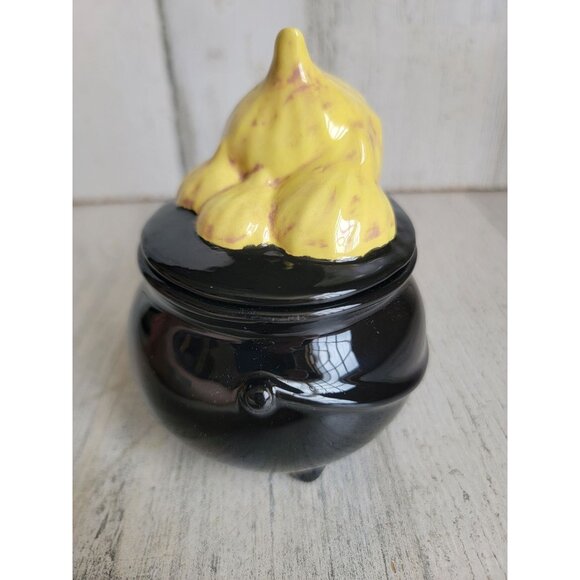 Vintage Mini cauldron face trinket container Halloween - Picture 3 of 7